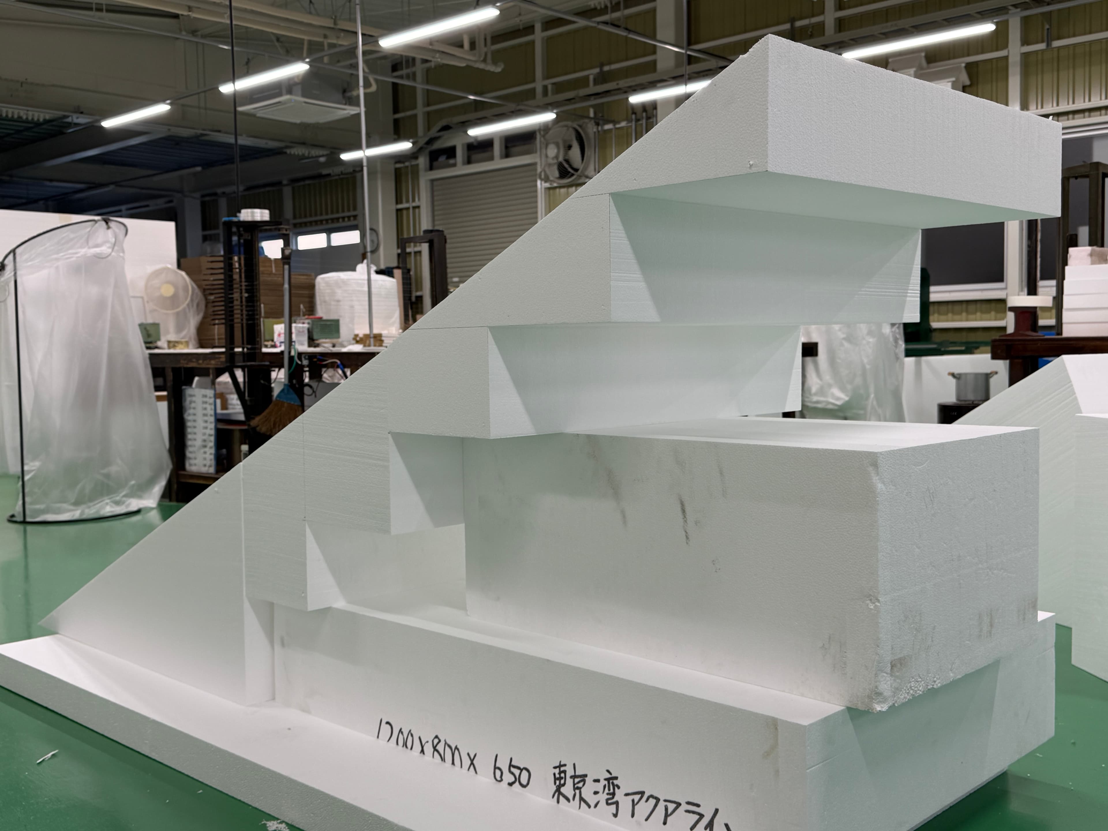精密に加工された発泡スチロール製品